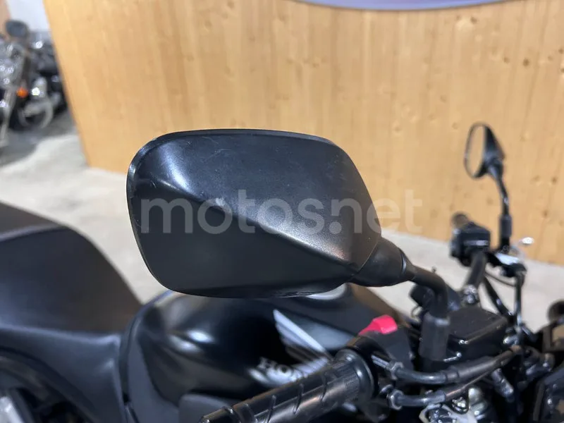 Honda CB650F - Vista 15