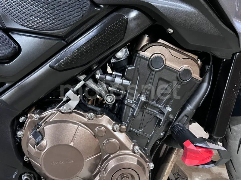 Honda CB650F - Vista 24