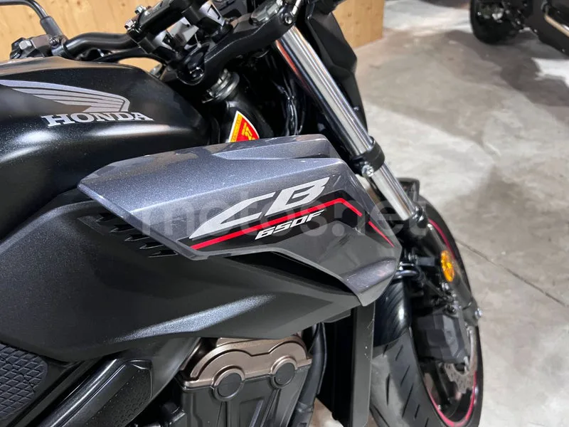 Honda CB650F - Vista 26