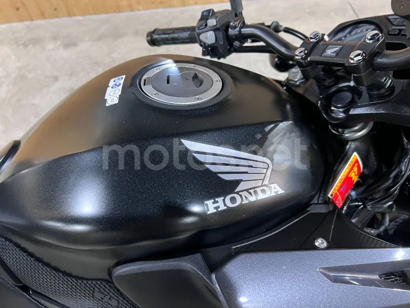 Honda CB650F - Vista 27