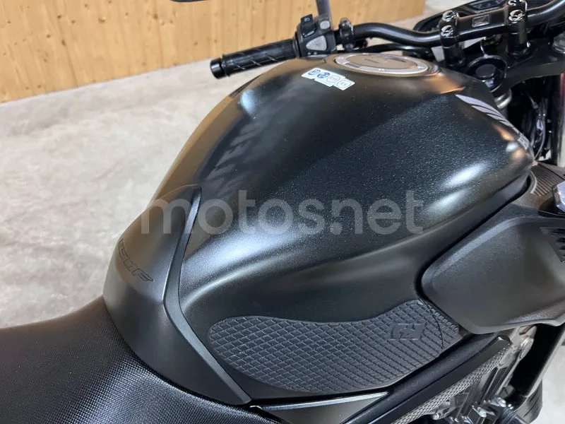 Honda CB650F - Vista 28