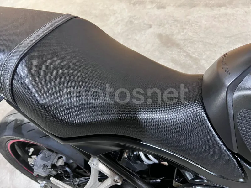 Honda CB650F - Vista 32