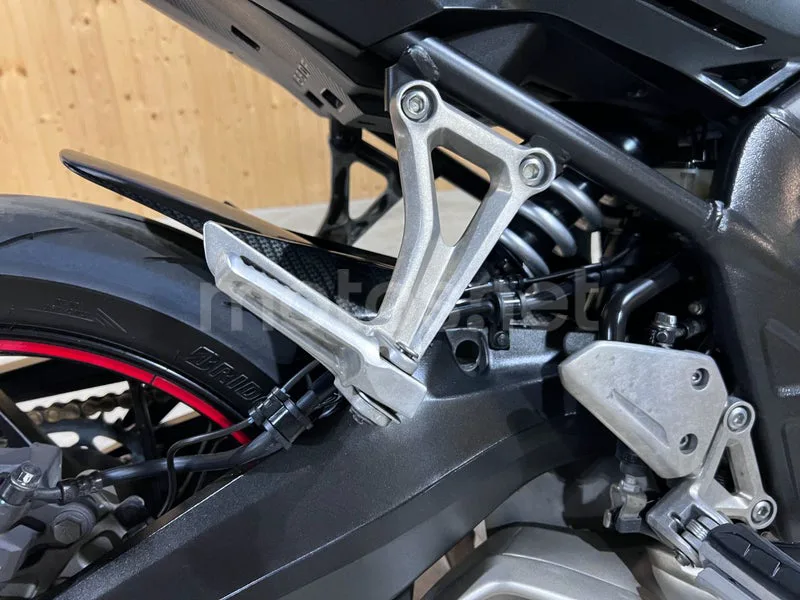 Honda CB650F - Vista 35