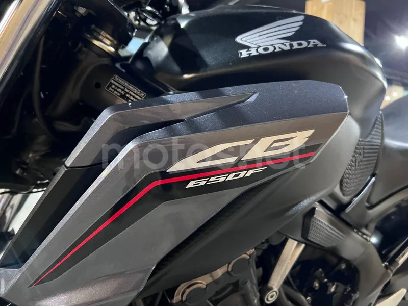 Honda CB650F - Vista 48