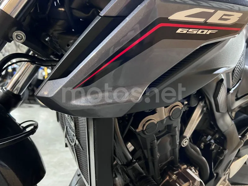 Honda CB650F - Vista 49