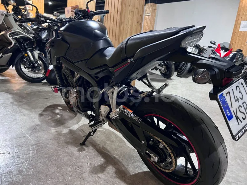 Honda CB650F - Vista 6
