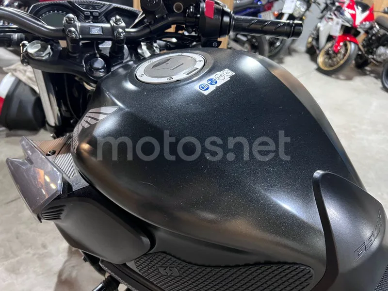 Honda CB650F - Vista 55
