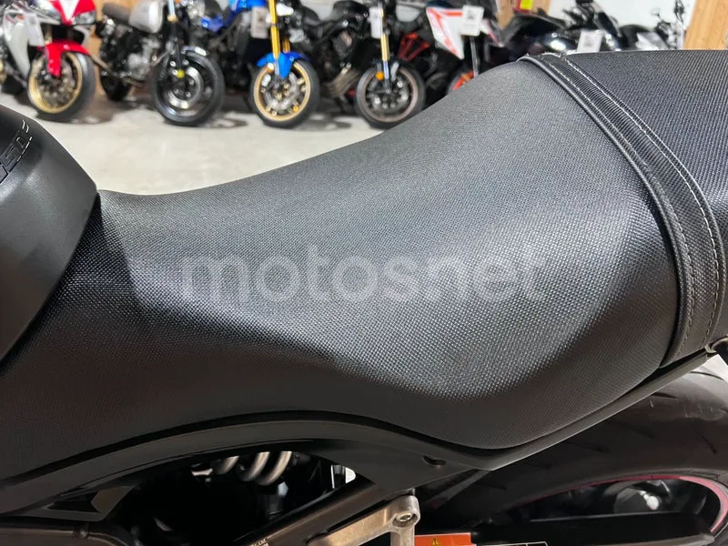 Honda CB650F - Vista 60