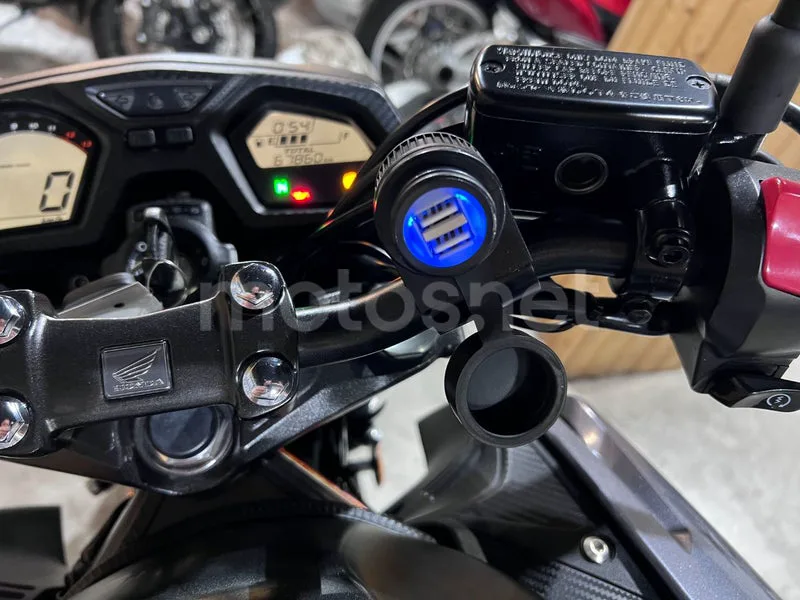 Honda CB650F - Vista 75