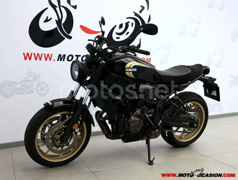 Yamaha XSR700 - Vista 8