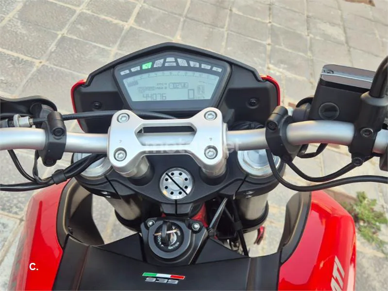 Ducati Hypermotard 939 - Vista 4