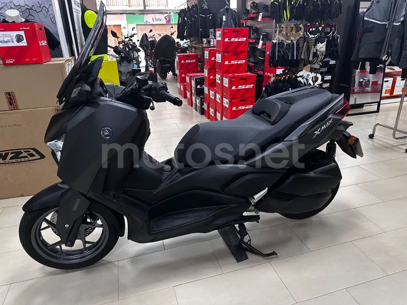 Yamaha XMAX 300 - Vista 3