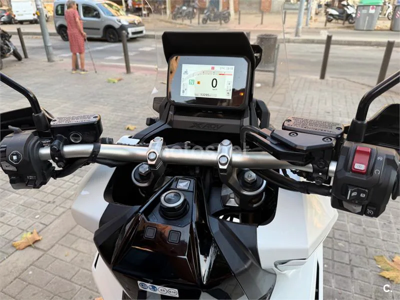 Honda X-ADV - Vista 4