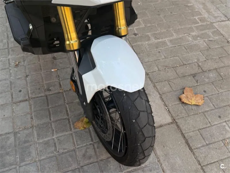 Honda X-ADV - Vista 7