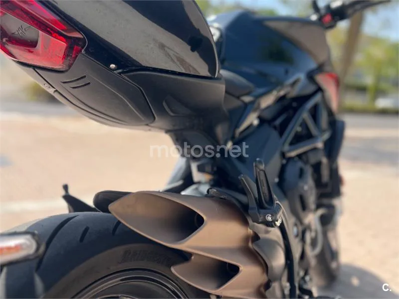 MV Agusta Brutale - Vista 3