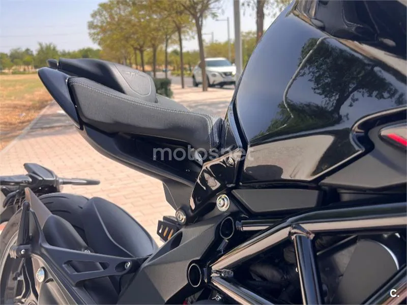MV Agusta Brutale - Vista 4