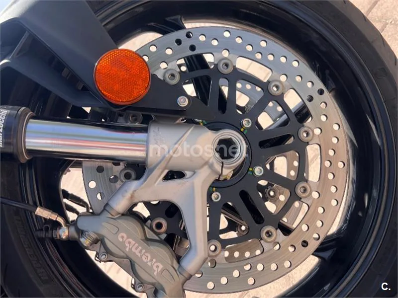 MV Agusta Brutale - Vista 8