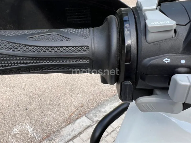 Benelli TRK 702 X - Vista 9