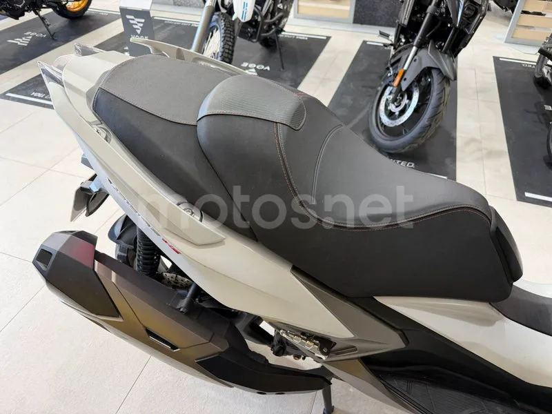 Kymco Xciting VS 400 - Vista 6