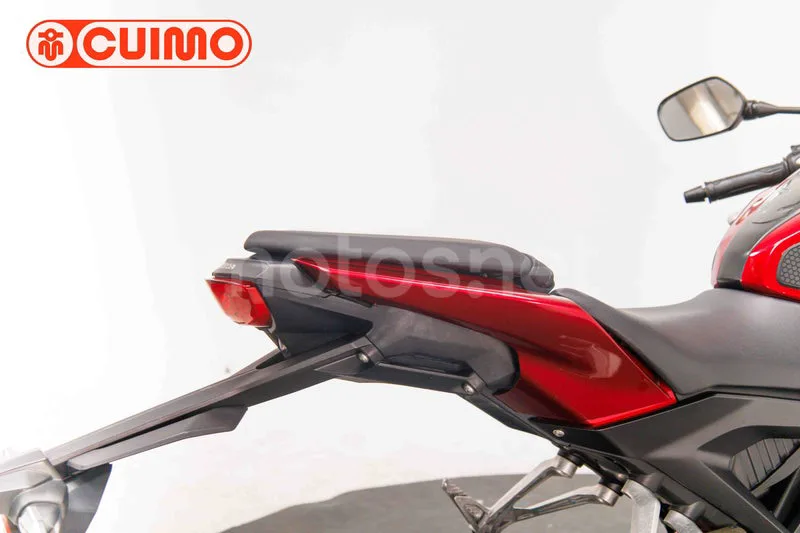 Honda CB125R - Vista 19