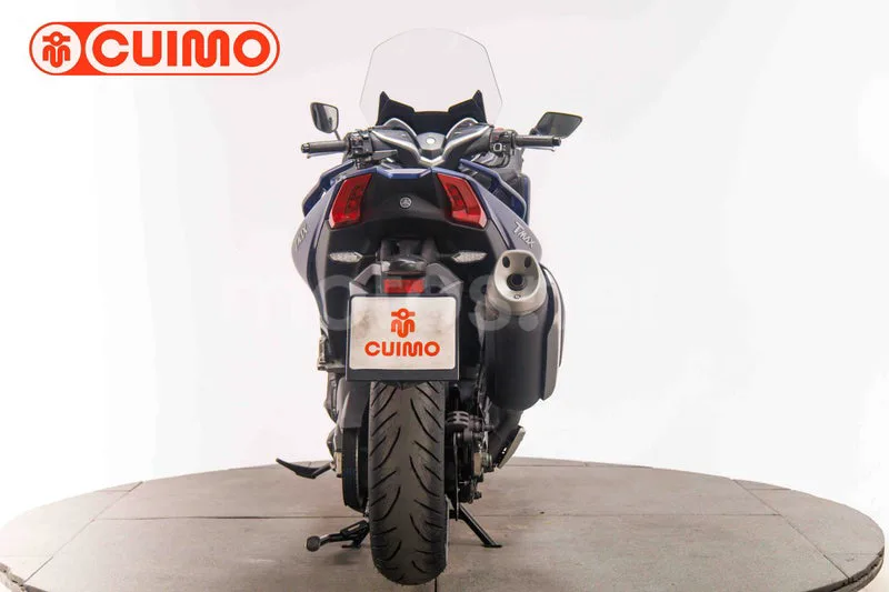 Yamaha TMAX - Vista 5