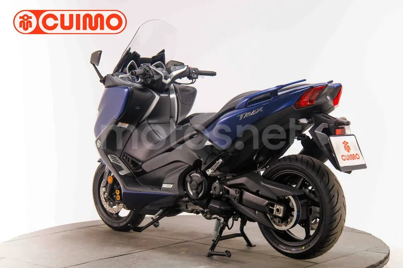 Yamaha TMAX - Vista 6