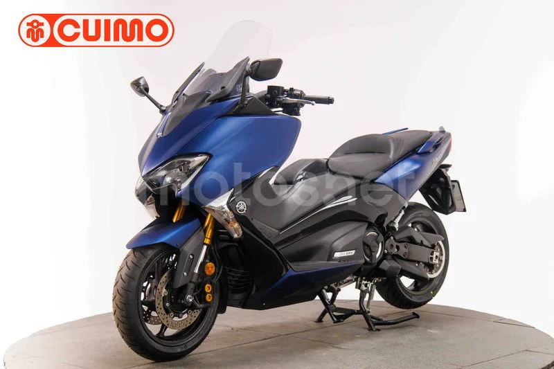 Yamaha TMAX - Vista 9