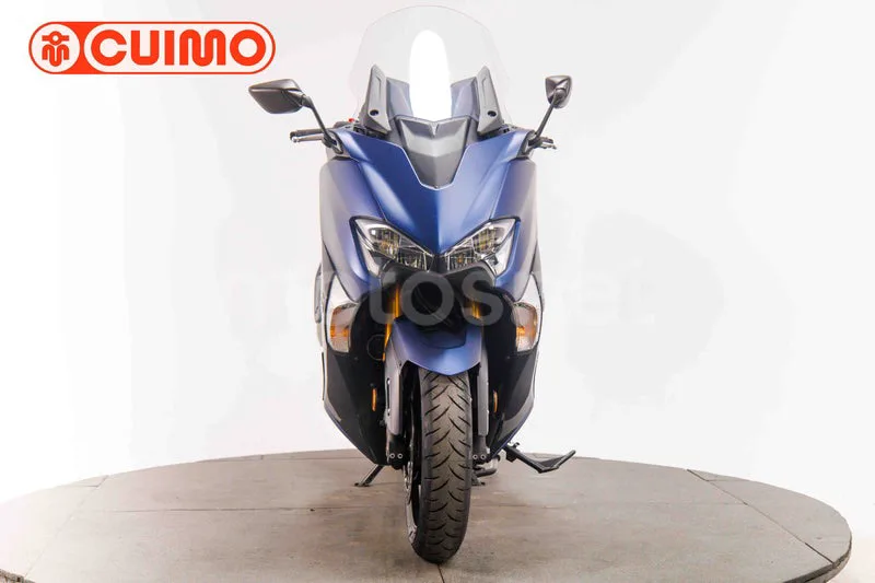 Yamaha TMAX - Vista 10