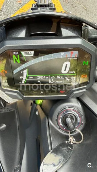 Kawasaki Z900 - Vista 9