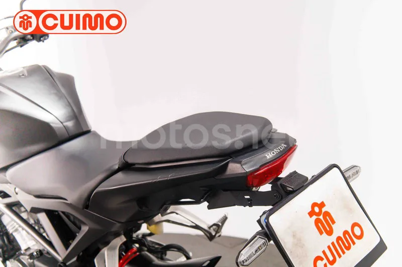 Honda CB125R - Vista 21