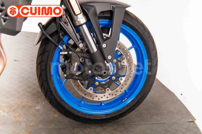Suzuki GSX-8S - Vista 14