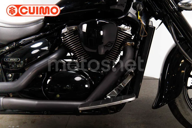 Suzuki Intruder C800 - Vista 13