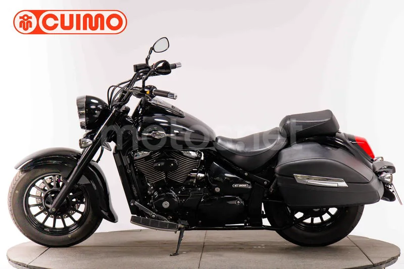 Suzuki Intruder C800 - Vista 8