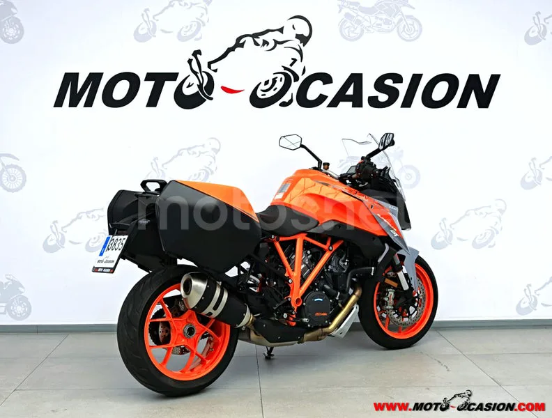 KTM 1290 Super Duke GT - Vista 3