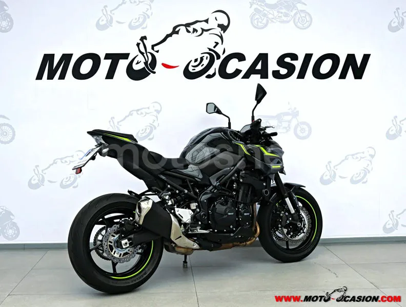Kawasaki Z900 - Vista 3