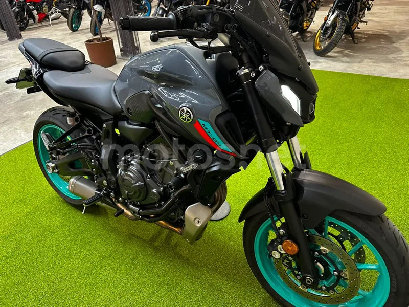 Yamaha MT-07 - Vista 9