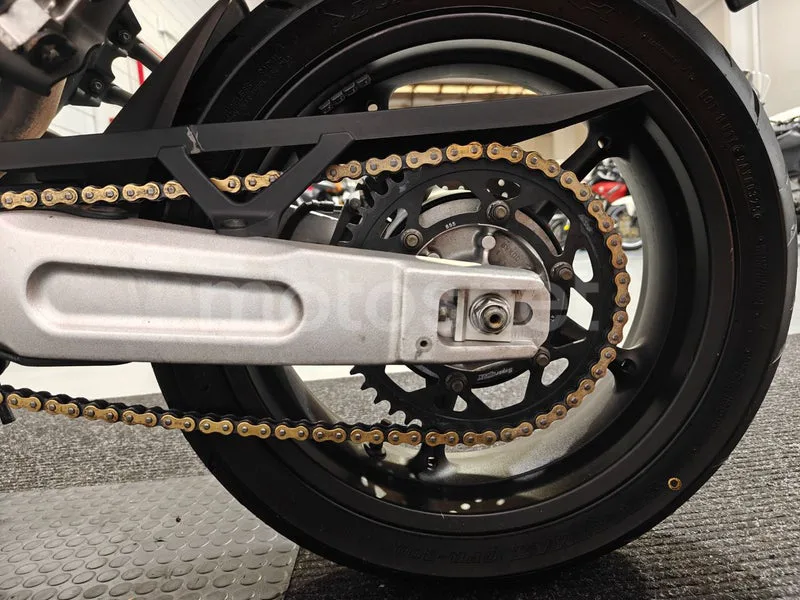 Yamaha MT-03 - Vista 12