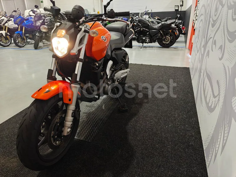 Yamaha MT-03 - Vista 6