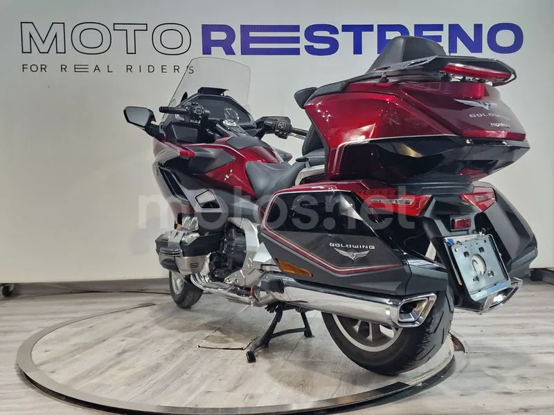 Honda GL1800 Gold Wing - Vista 3