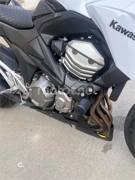 Kawasaki Z800 - Vista 4
