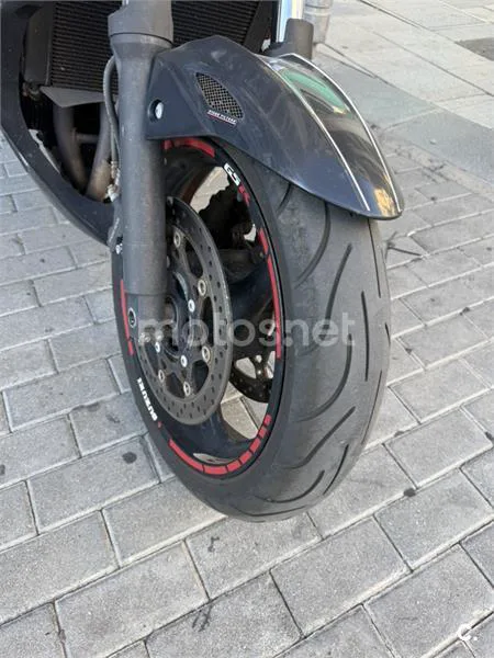 Suzuki GSR600 - Vista 11
