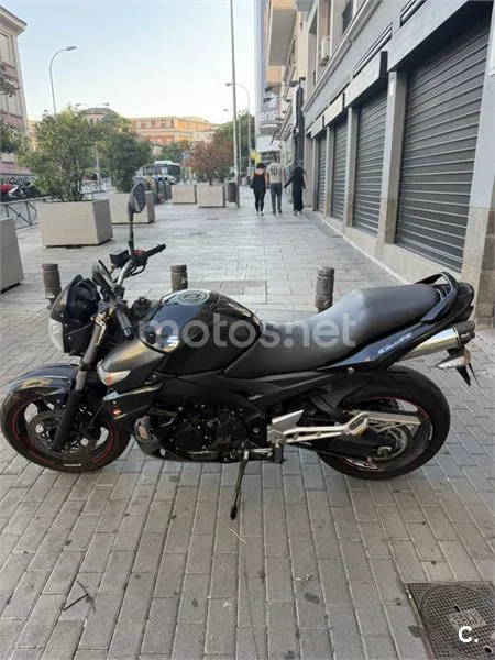 Suzuki GSR600 - Vista 4