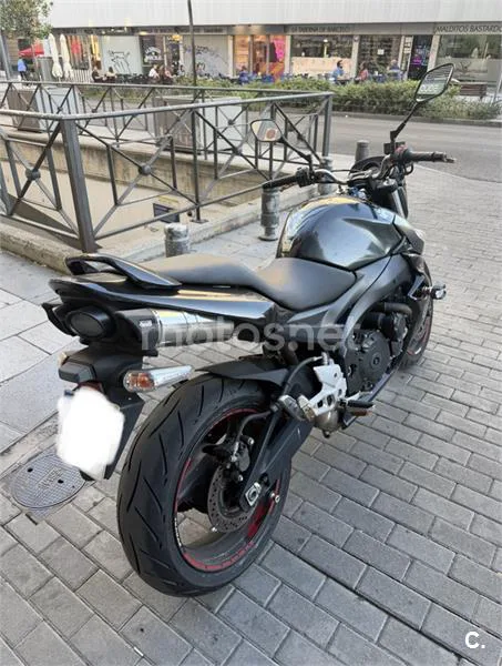 Suzuki GSR600 - Vista 8