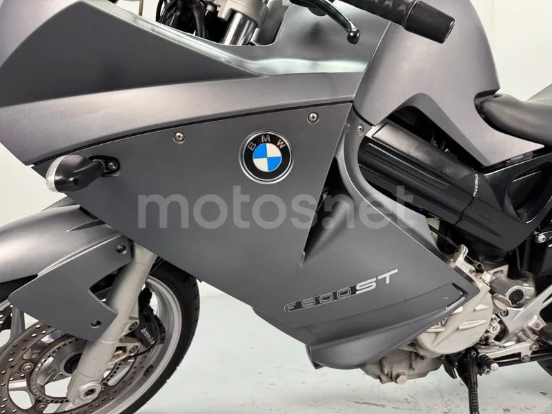 BMW F 800 ST - Vista 16