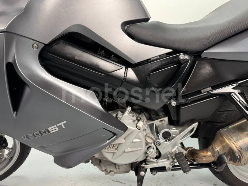 BMW F 800 ST - Vista 17