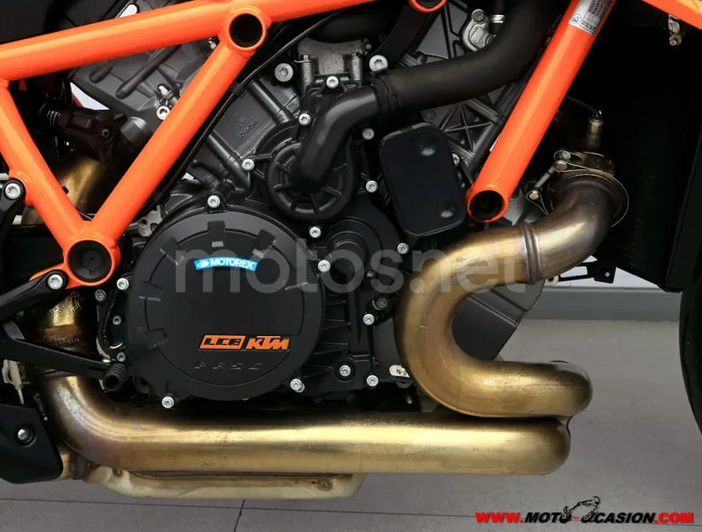 KTM 1290 Super Duke R - Vista 5