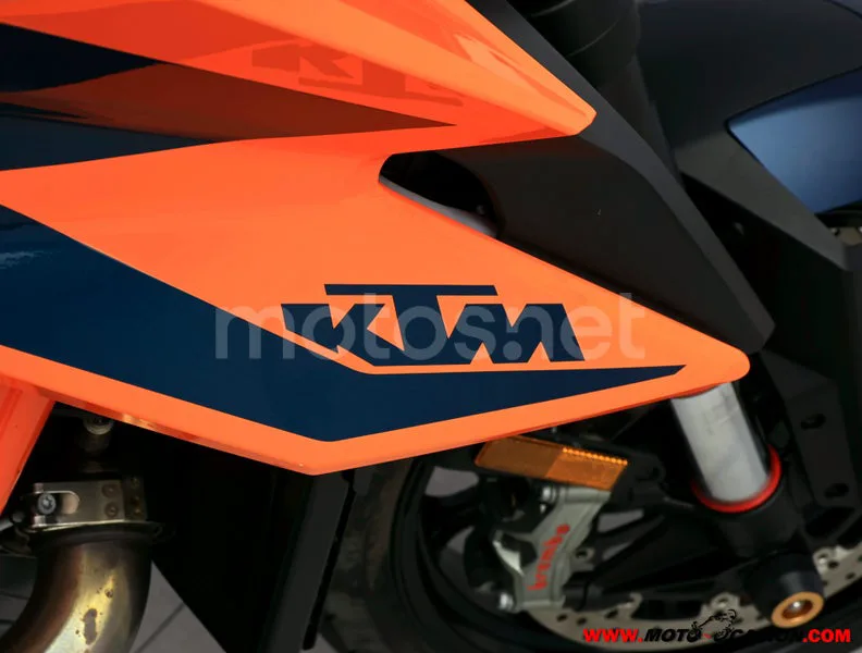 KTM 1290 Super Duke R - Vista 9