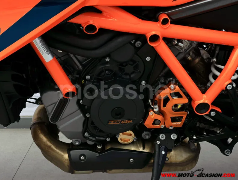 KTM 1290 Super Duke R - Vista 10