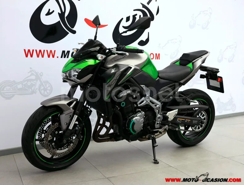 Kawasaki Z900 - Vista 8