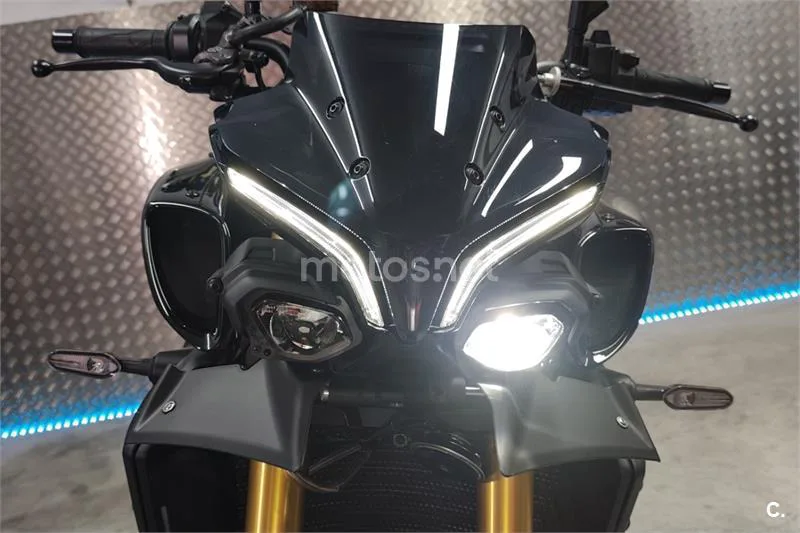 Yamaha MT-10 - Vista 12